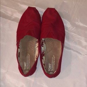 Women’s Red Toms